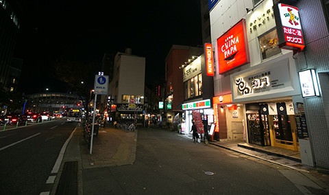 博多方面からみた博多やさい巻串屋 鳴門